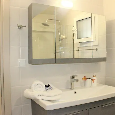 G&k House Garden Apartment