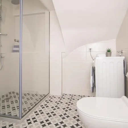 G&k House Garden Apartment *