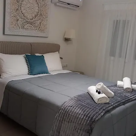 G&k House Garden Messini